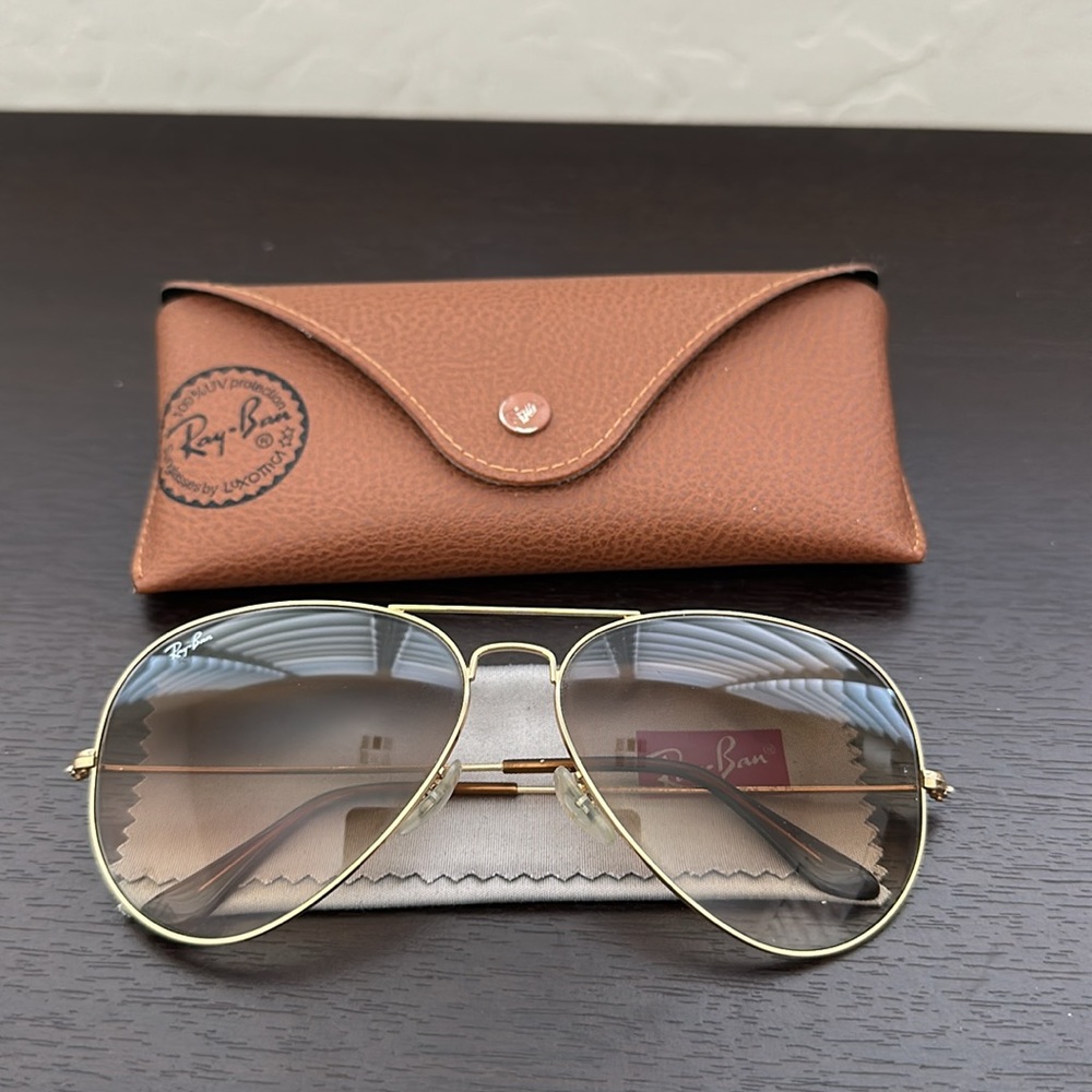 Ray-ban Classic Gold Aviator sunglasses